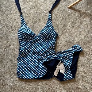 New with tags! Tommy Bahama reversible swimsuit size M top L bottom